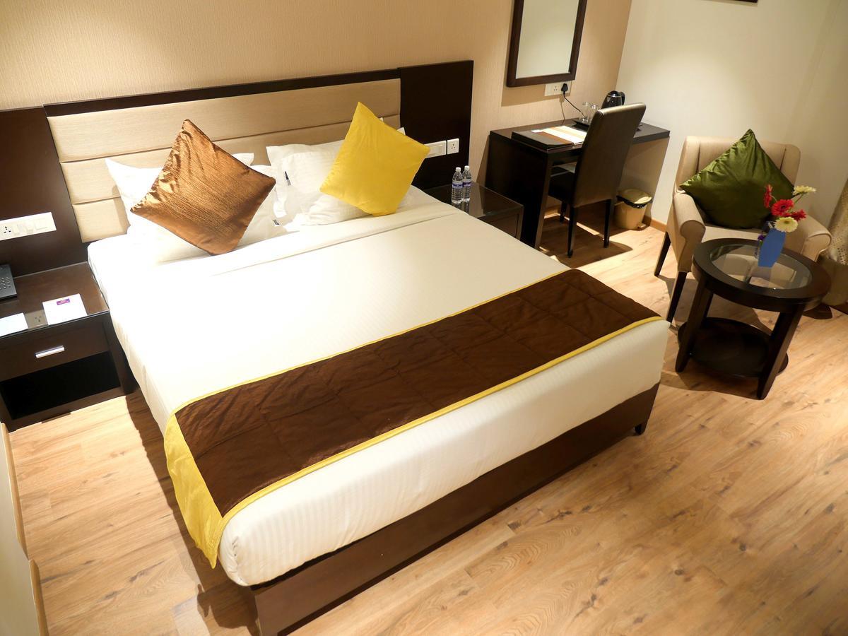 Hotel Asr Parklane à Hosūr Extérieur photo