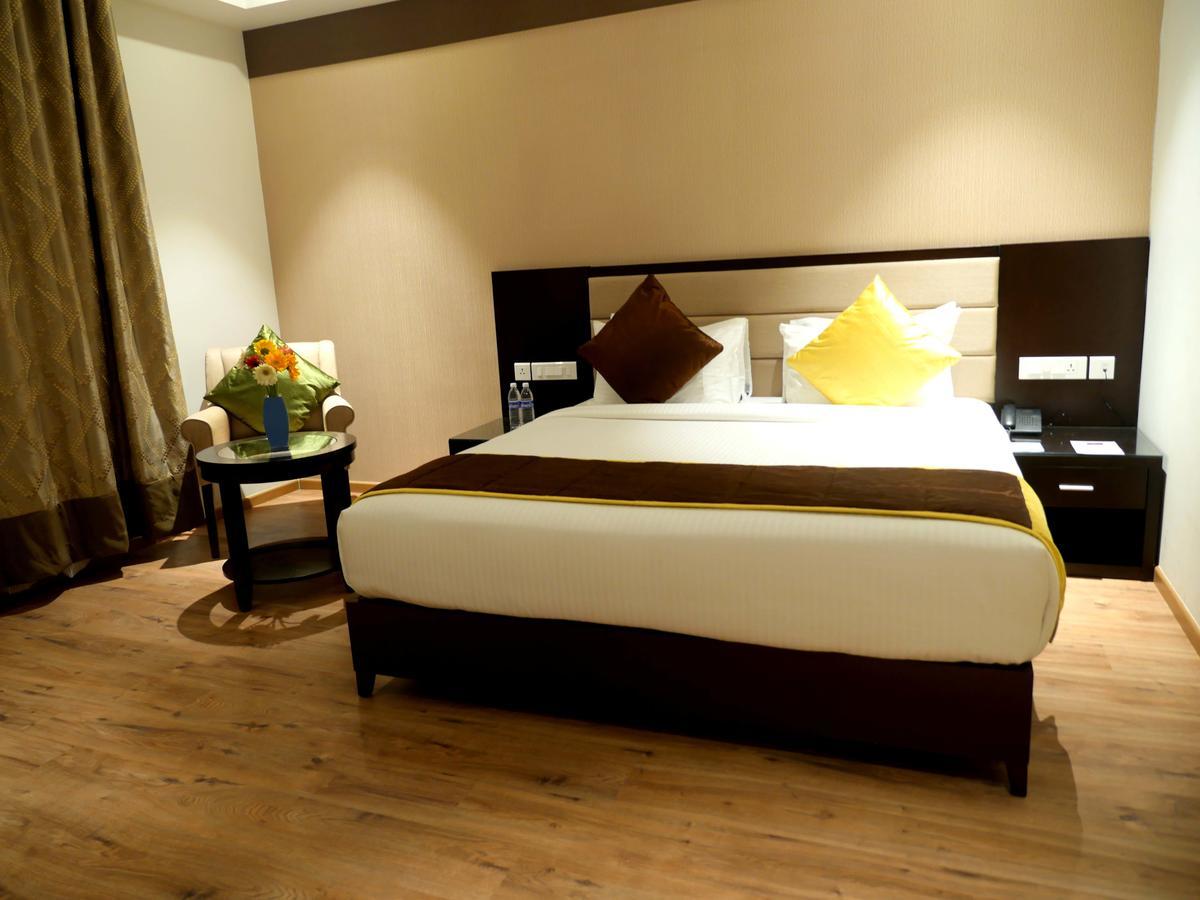 Hotel Asr Parklane à Hosūr Extérieur photo