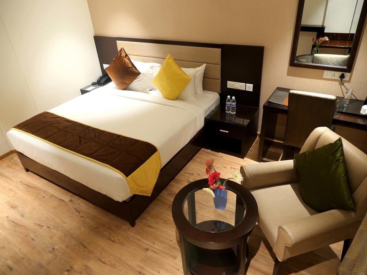 Hotel Asr Parklane à Hosūr Extérieur photo